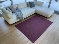 Kusový koberec Astra vínový